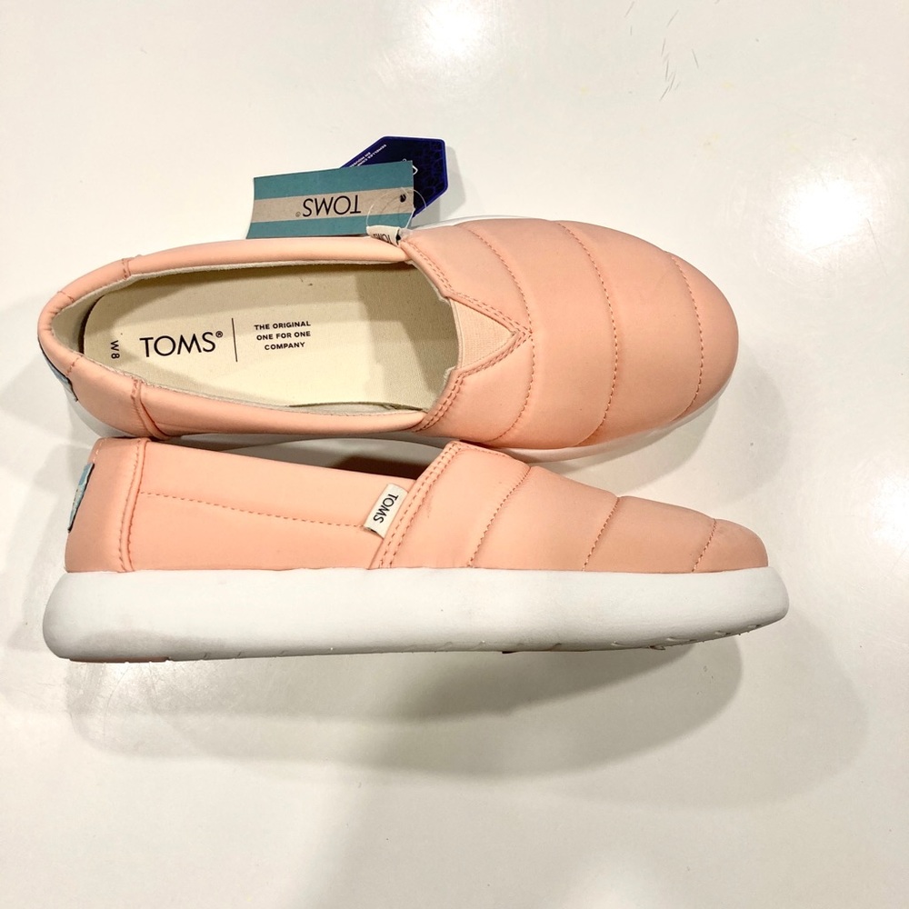 TOMS dusty pink matte woven shoes. Ortholite foam insoles - Picture 2 of 11